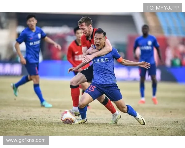 亨克防线稳固，球队状态回暖持续争夺联赛冠军