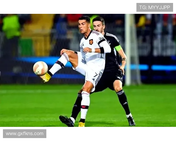 C罗是否依赖体系？战术角色与自主进攻能力解析