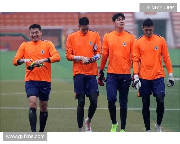 山东泰山陷入战术困境，战术体系混乱，豪门地位面临考验