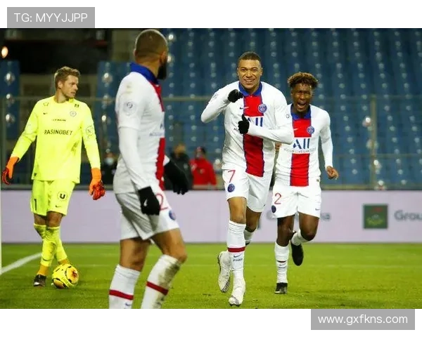 巴黎圣日耳曼防线体系崩坏问题显露，对球队近期稳定性与关键战表现造成影响